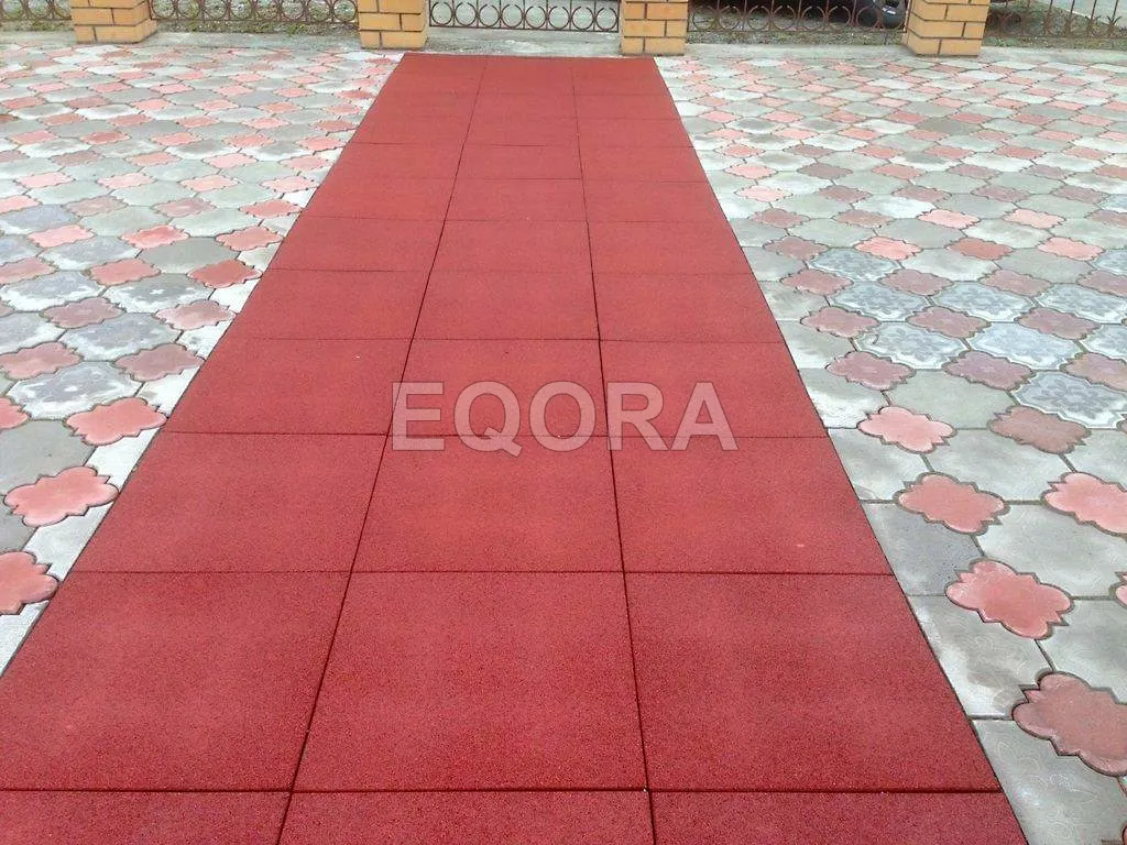 Резиновое покрытие для двора частного дома из резиновой крошки в Полтавке