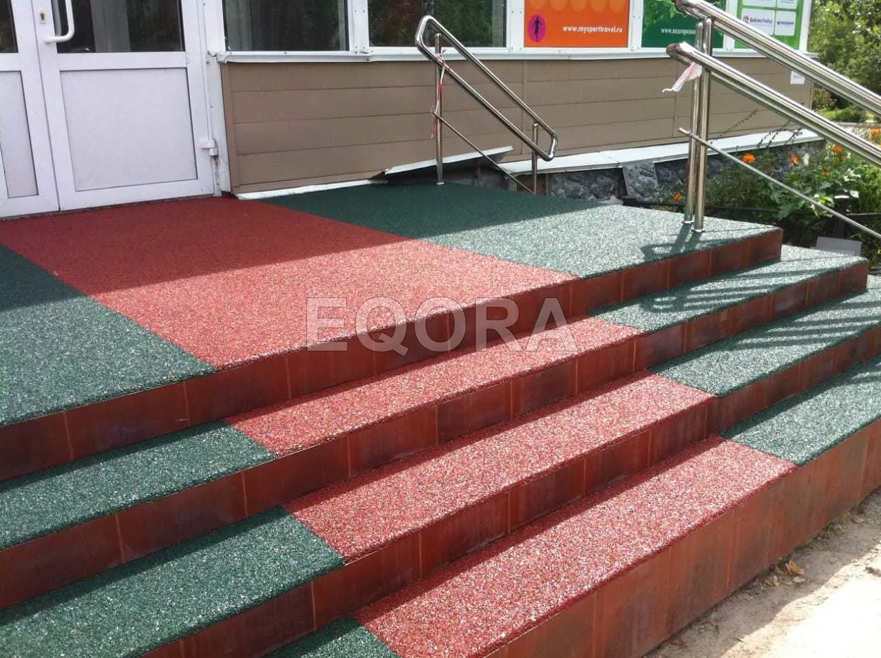 Резиновое покрытие на травмоопасные участки из резиновой крошки в Полтавке